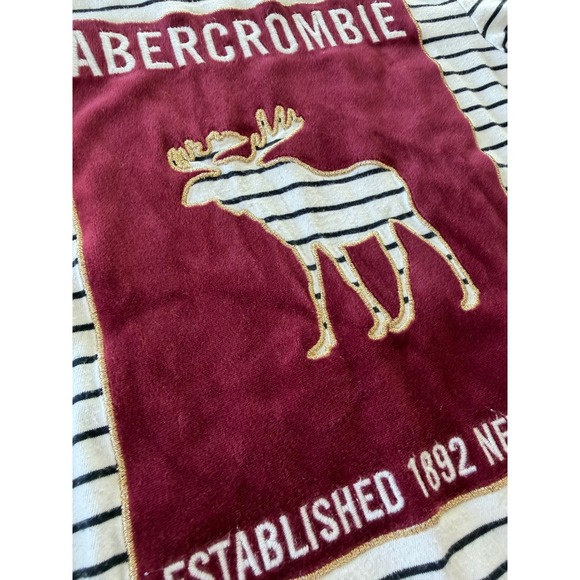 Abercrombie Kids Moose Long Sleeve Tee Girls 5 Burgundy Winter Holiday Cute - Picture 2 of 8